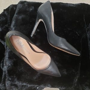 Neiman Marcus Pumps